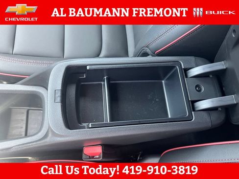 Used 2025 Chevrolet TrailBlazer RS w/ Convenience Package AWD/4WD image 26