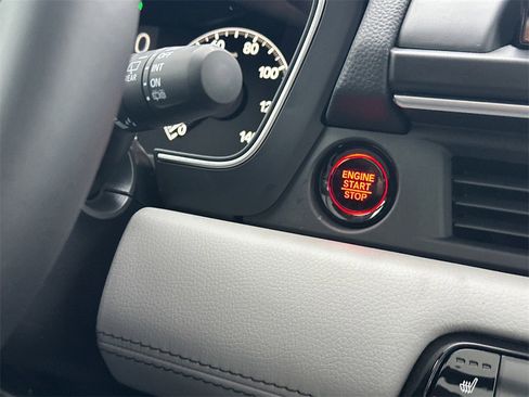 New 2025 Honda Pilot Touring image 31