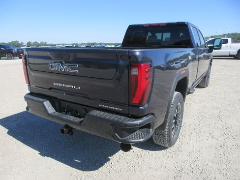 New 2026 GMC Sierra 3500 Denali Ultimate AWD/4WD image 4