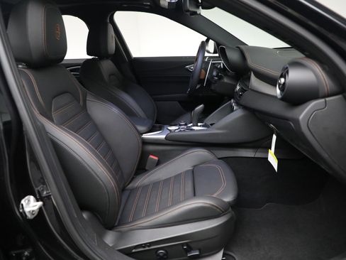 New 2025 Alfa Romeo Giulia Intensa w/ Driving Assist Package image 18