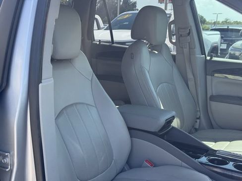 Used 2017 Buick Enclave Leather FWD image 19
