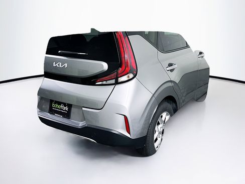 Used 2025 Kia Soul LX w/ LX Technology Package FWD image 9