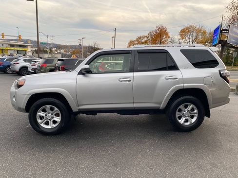 Used 2014 Toyota 4Runner SR5 AWD/4WD image 6