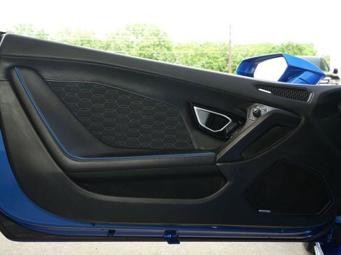 Used 2021 Lamborghini Huracan EVO RWD image 22