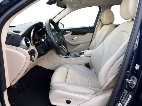 Used 2021 Mercedes-Benz GLC 300 4MATIC image 10