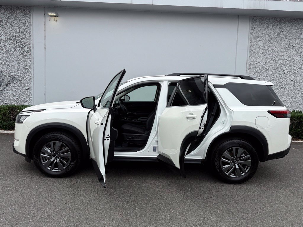 Certified 2024 Nissan Pathfinder SV AWD/4WD image 16