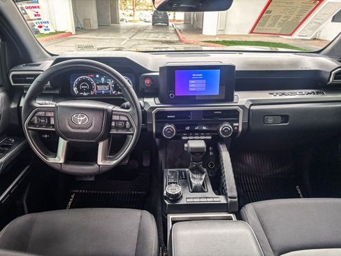 Certified 2025 Toyota Tacoma TRD Off-Road image 15