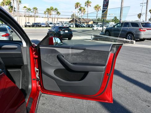 Used 2026 Tesla Model Y Long Range AWD/4WD image 17