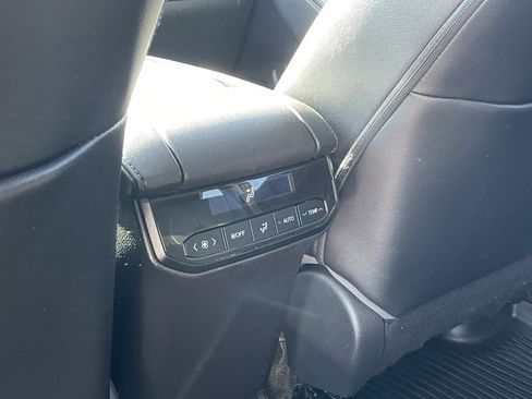 Used 2023 Toyota Highlander Limited image 26