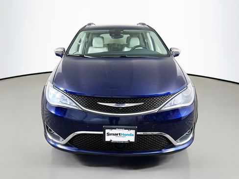 Used 2017 Chrysler Pacifica Limited w/ Advanced Safetytec Group image 2