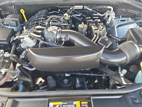 Used 2023 Dodge Durango GT image 24