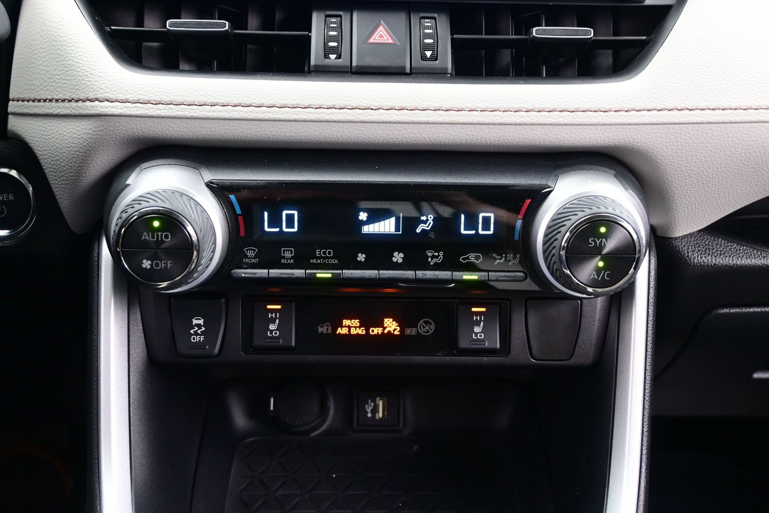 Used 2025 Toyota RAV4 XLE Premium w/ Weather Package AWD/4WD image 21