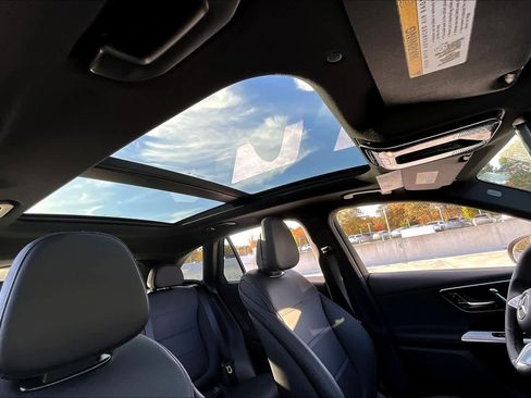 Used 2026 Mercedes-Benz GLC 300 image 13