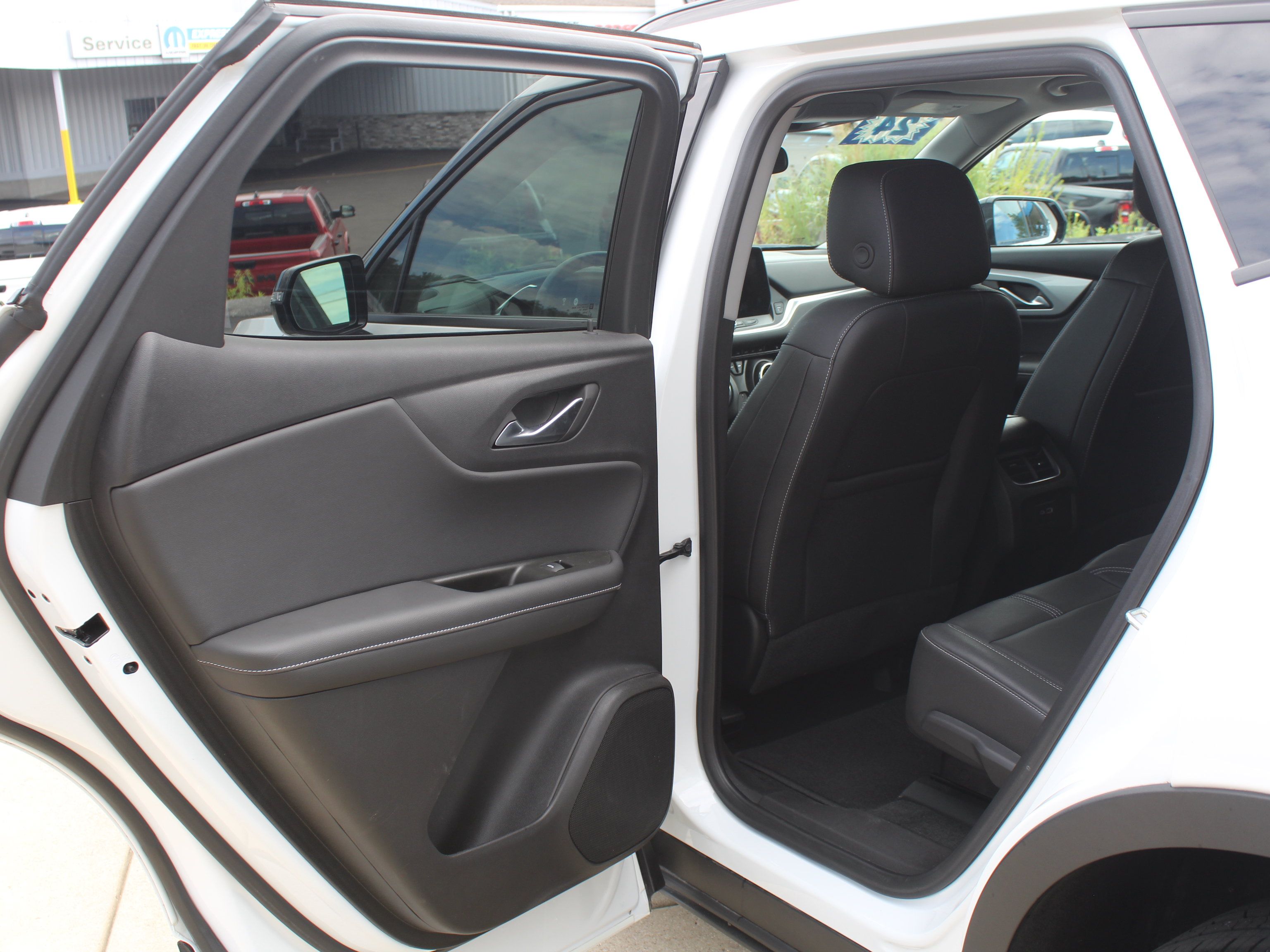 Certified 2024 Chevrolet Blazer LT w/ Midnight/Sport Edition AWD/4WD image 23