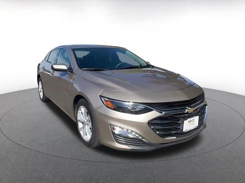 Used 2024 Chevrolet Malibu LT image 3