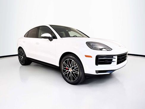 Used 2024 Porsche Cayenne S image 7