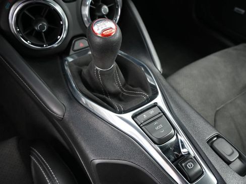 Used 2018 Chevrolet Camaro SS RWD image 17