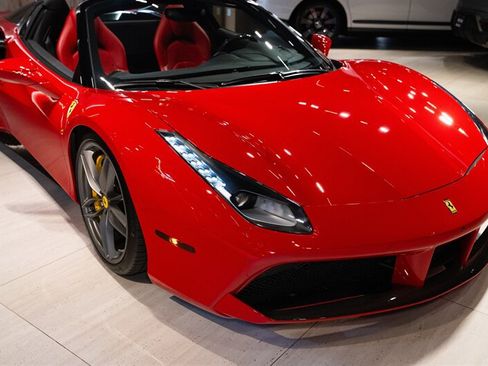 Used 2018 Ferrari 488 Spider RWD image 13