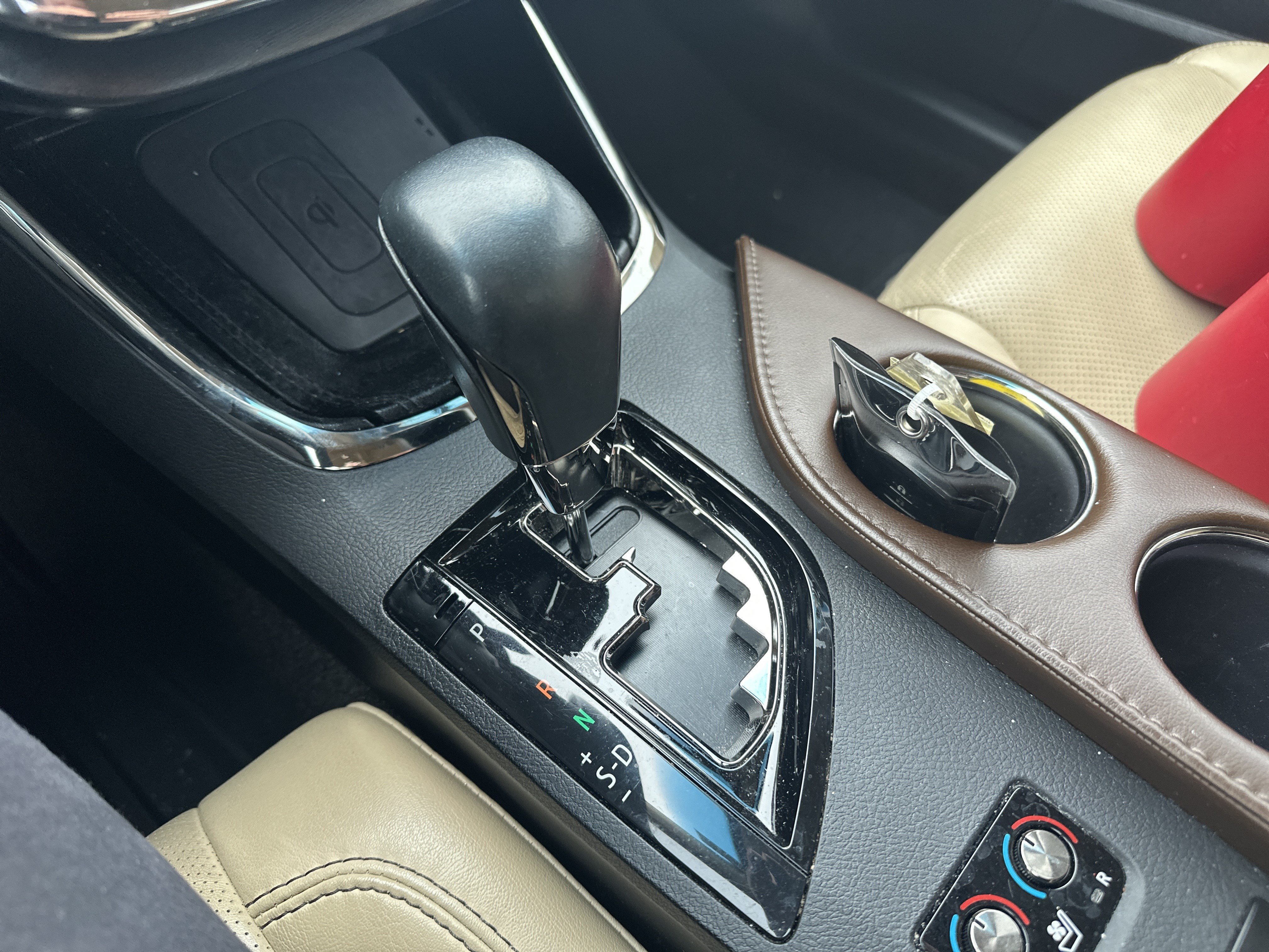 Used 2016 Toyota Avalon Limited FWD image 24