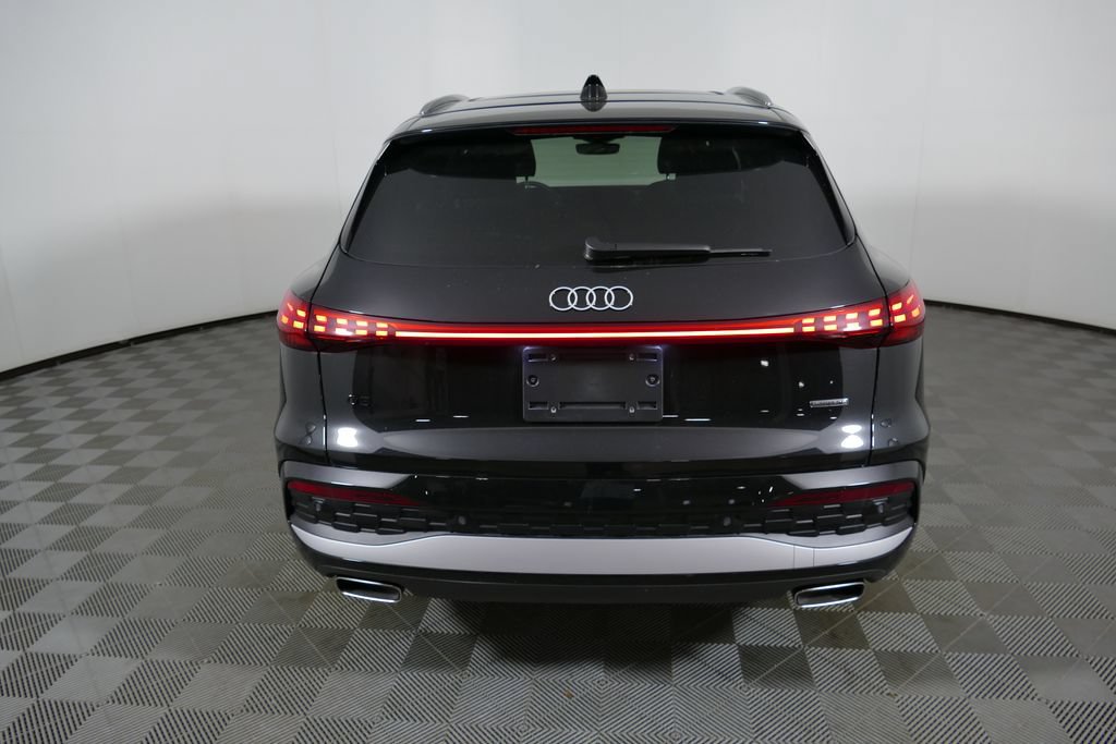 Certified 2025 Audi Q5 Premium w/ Convenience Package AWD/4WD image 4