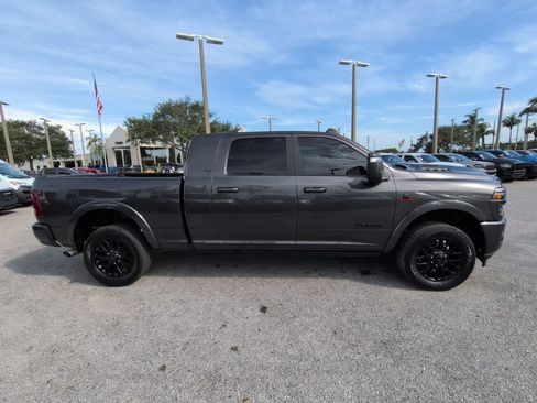 Used 2025 RAM 3500 Limited AWD/4WD image 4