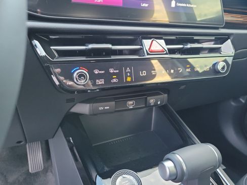 New 2026 Kia Niro EX FWD image 18