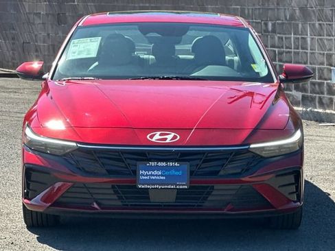 Certified 2025 Hyundai Elantra Limited FWD image 11
