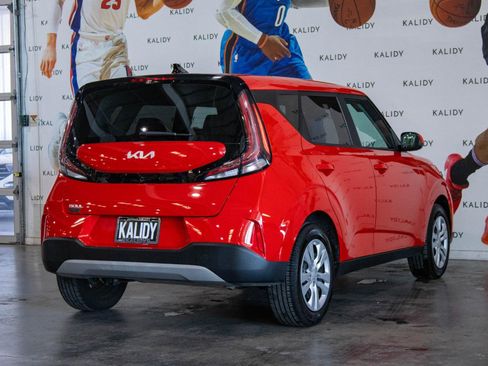 Used 2023 Kia Soul LX image 24