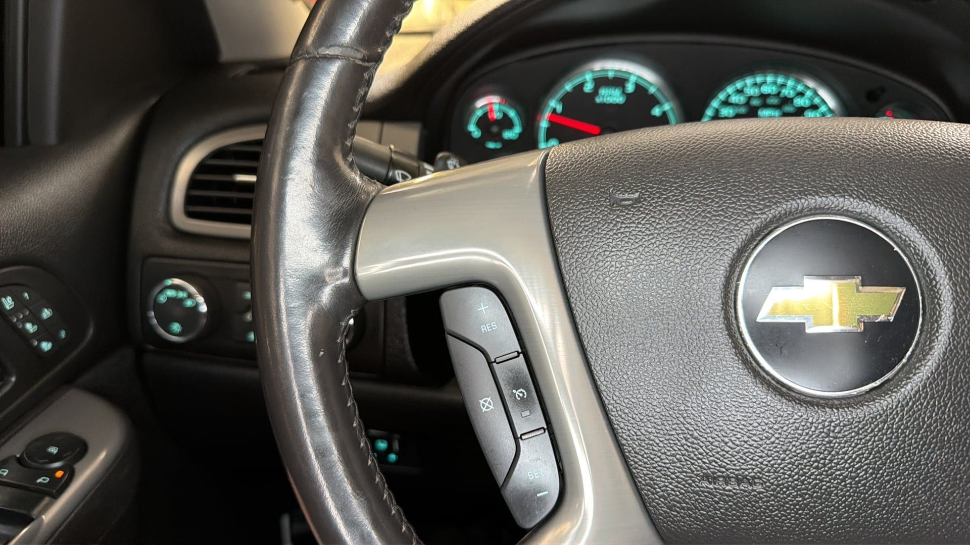 Used 2012 Chevrolet Silverado 2500 LTZ w/ LTZ Plus Package AWD/4WD image 27
