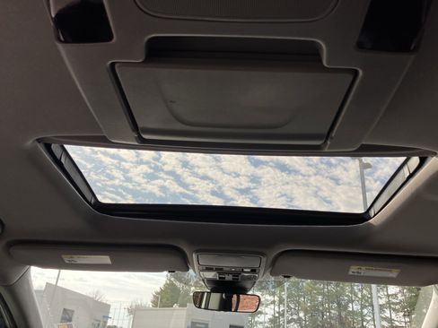 Certified 2024 Honda Odyssey Touring image 32