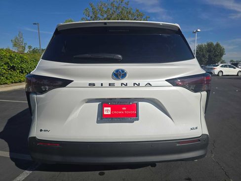 Used 2025 Toyota Sienna XLE image 15
