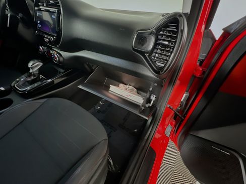 Used 2022 Kia Soul Turbo FWD image 33