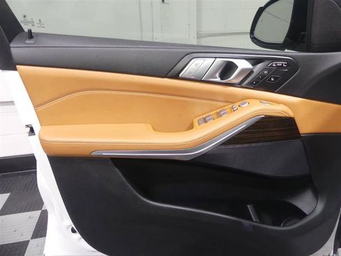 Used 2019 BMW X7 xDrive40i w/ Cold Weather Package AWD/4WD image 16