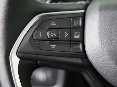 Used 2025 Jeep Grand Cherokee L Altitude image 15