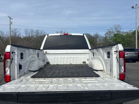 Used 2017 Ford F250 XLT w/ XLT Premium Package AWD/4WD image 9