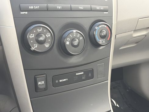 Used 2009 Toyota Corolla LE FWD image 17