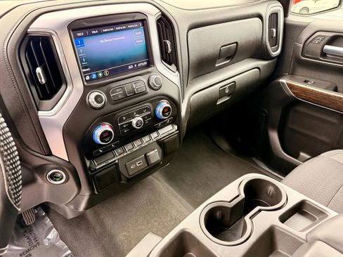 Used 2020 GMC Sierra 1500 SLE w/ SLE Value Package image 12