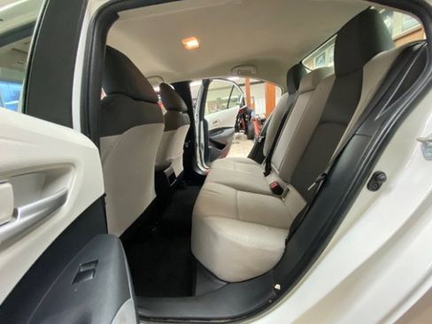 Used 2021 Toyota Corolla LE image 21