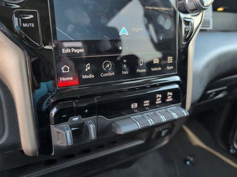 Used 2024 RAM 2500 Laramie AWD/4WD image 20