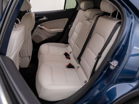 Used 2019 Mercedes-Benz GLA 250 4MATIC image 16