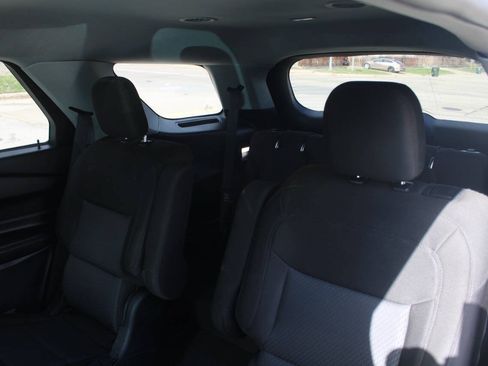 Used 2022 Ford Explorer XLT AWD/4WD image 17