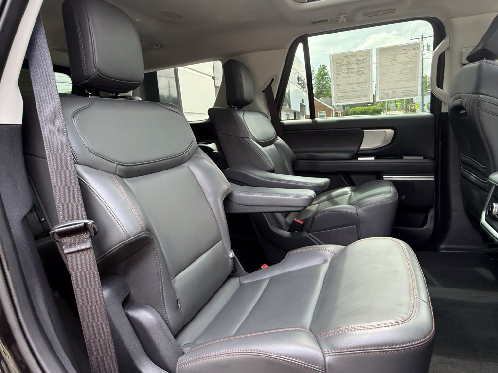 Used 2025 Ford Expedition Active AWD/4WD image 24