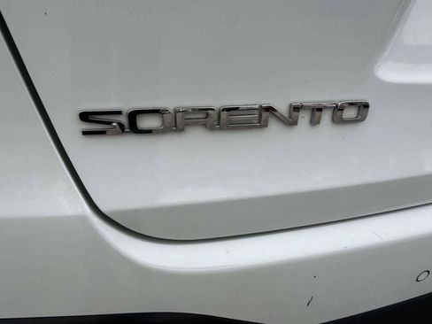 Used 2017 Kia Sorento EX w/ EX Premium Package image 12