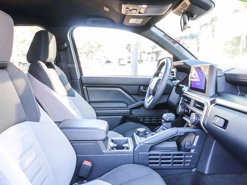 Used 2025 Toyota 4Runner TRD Off-Road image 18