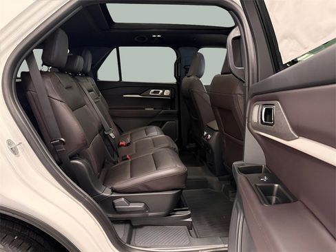 New 2026 Ford Explorer Platinum image 27
