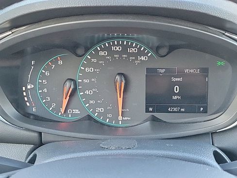 Used 2021 Chevrolet Trax LT w/ Premium Seat Package image 24