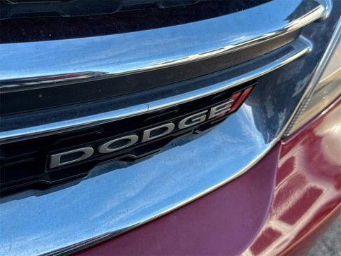 Used 2013 Dodge Avenger SXT image 15