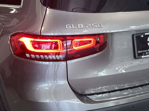 Certified 2022 Mercedes-Benz GLB 250 4MATIC image 8