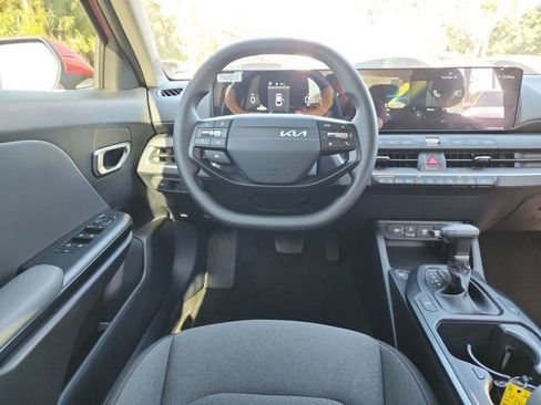 New 2025 Kia K4 LXS image 9