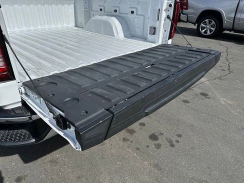 Used 2024 GMC Sierra 1500 SLT image 30